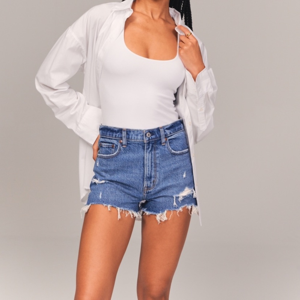 Abercrombie brand new with tags denim jean mom short high rise